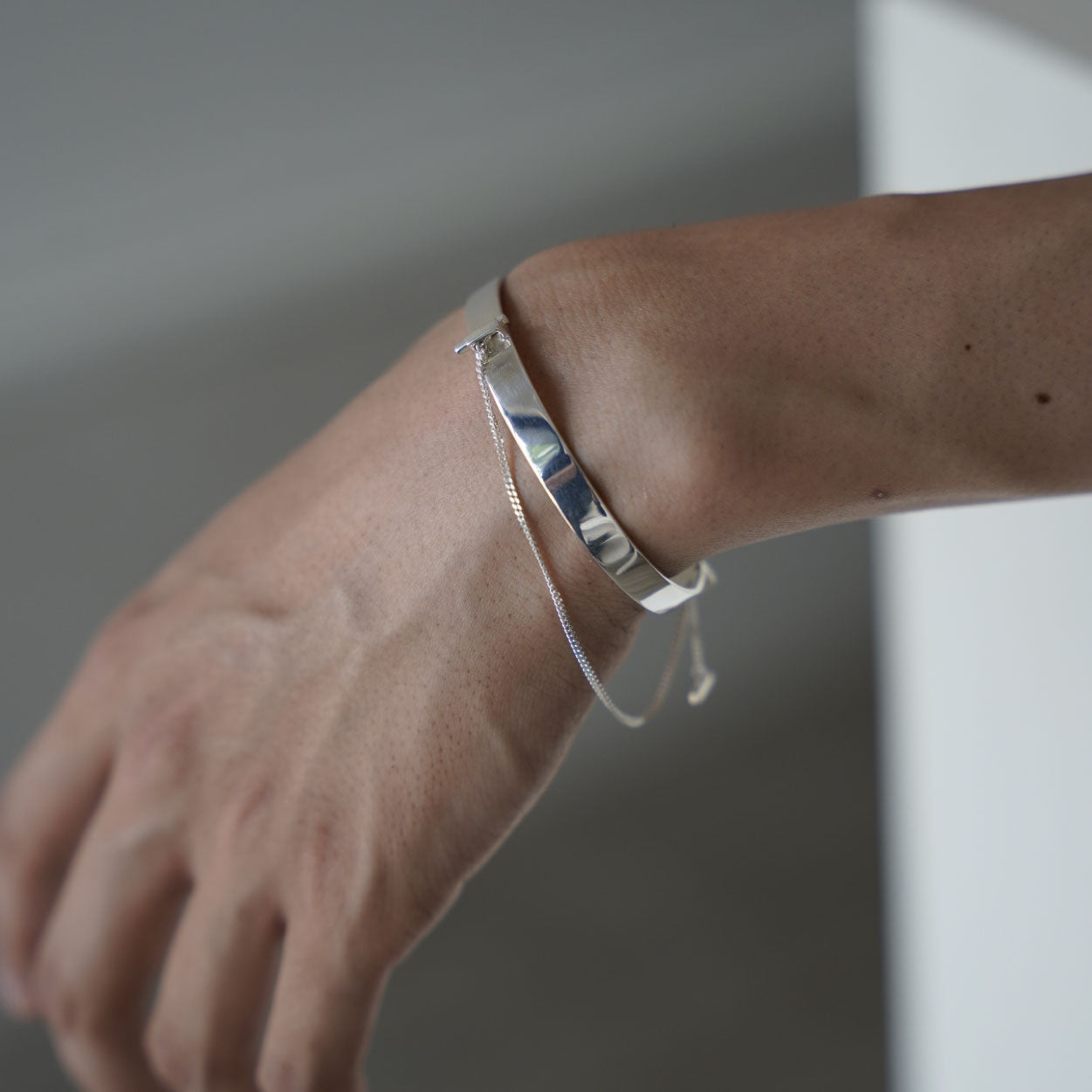 follow bangle