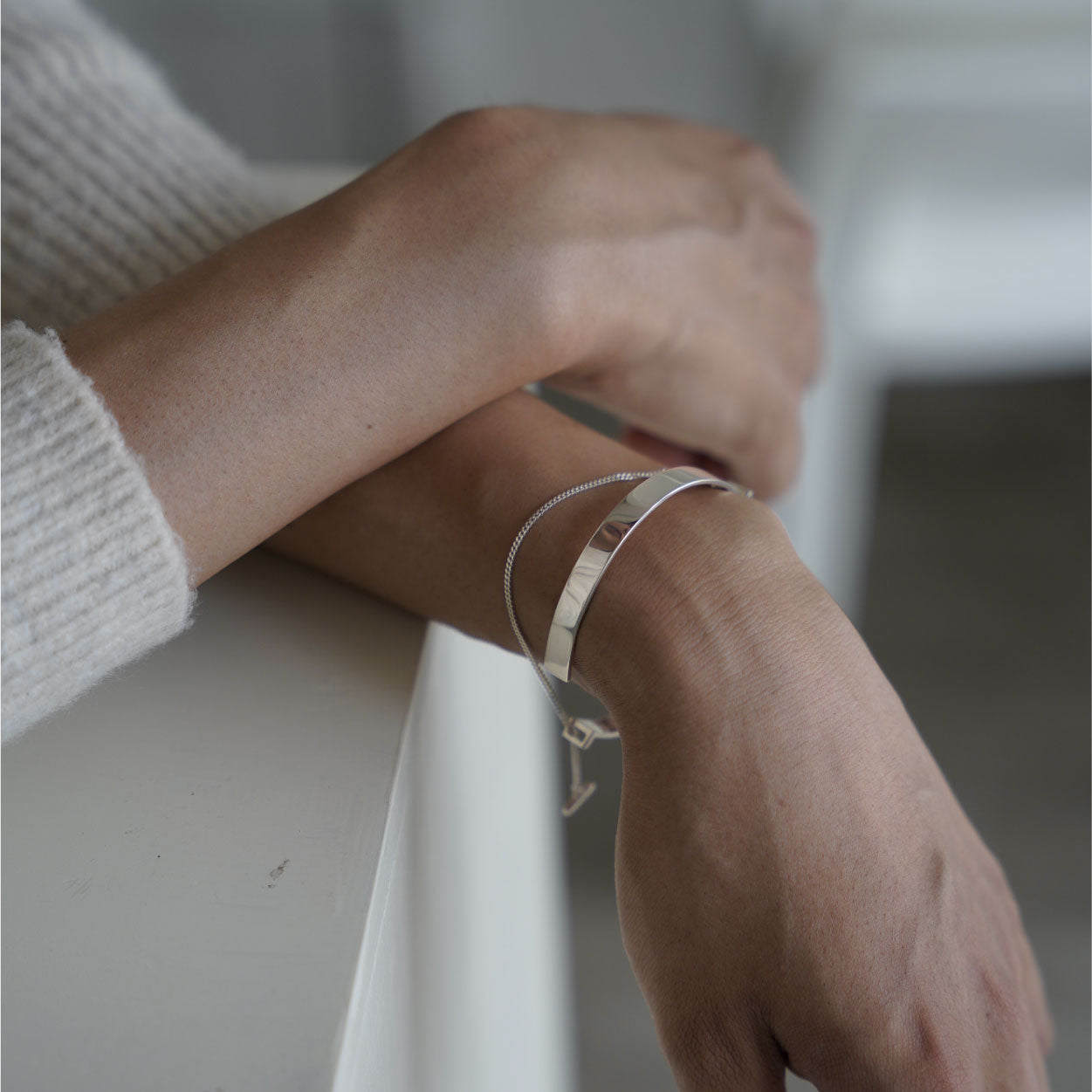 follow bangle